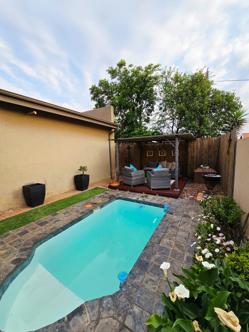 3 Bedroom Property for Sale in Wilkoppies North West